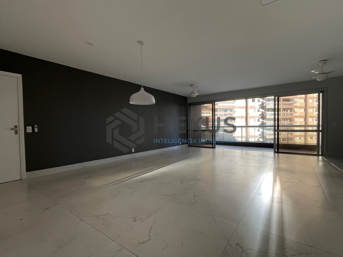 Foto 4 de Apartamento frente mar com varanda, lazer e vista mar na Praia das Pitangueiras, Guaruja