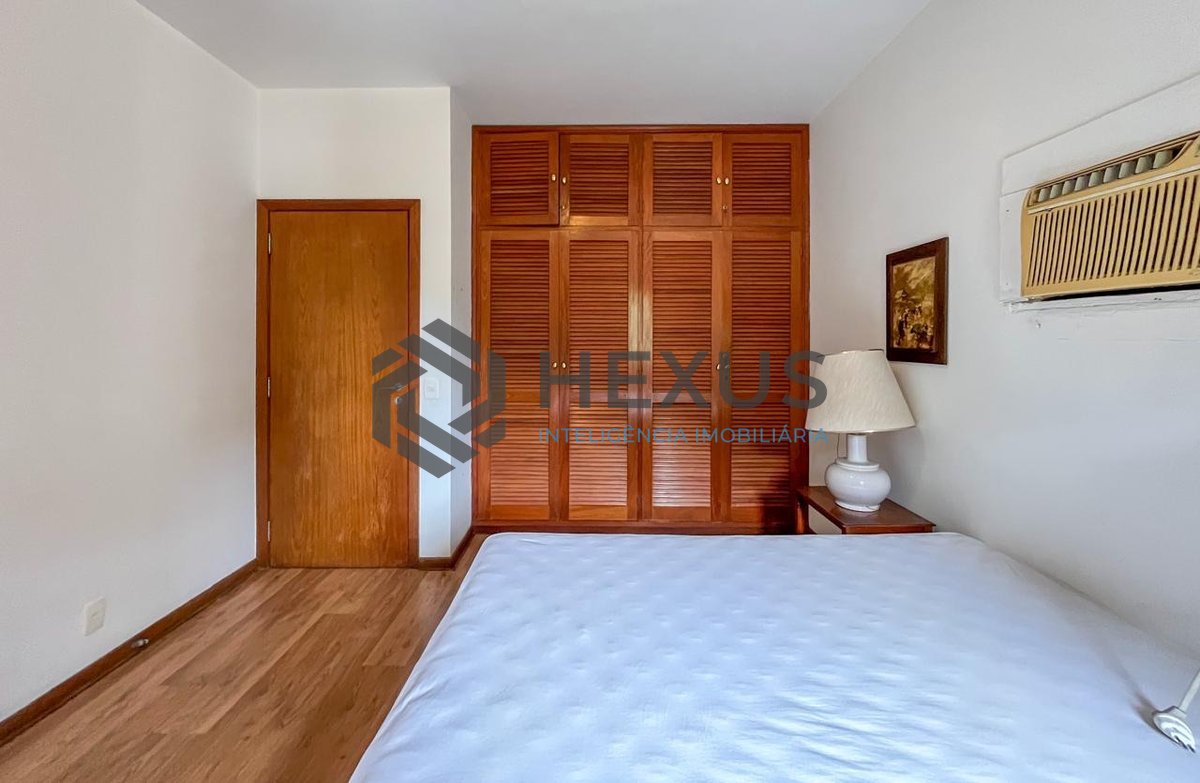 Foto 25 de Apartamento frente mar com varanda lazer e vista mar na Praia das Pitangueiras, Guaruja