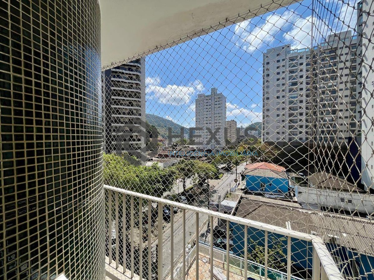 Foto 14 de Apartamento reformado com varanda e lazer na Praia das Pitangueiras, Guaruja
