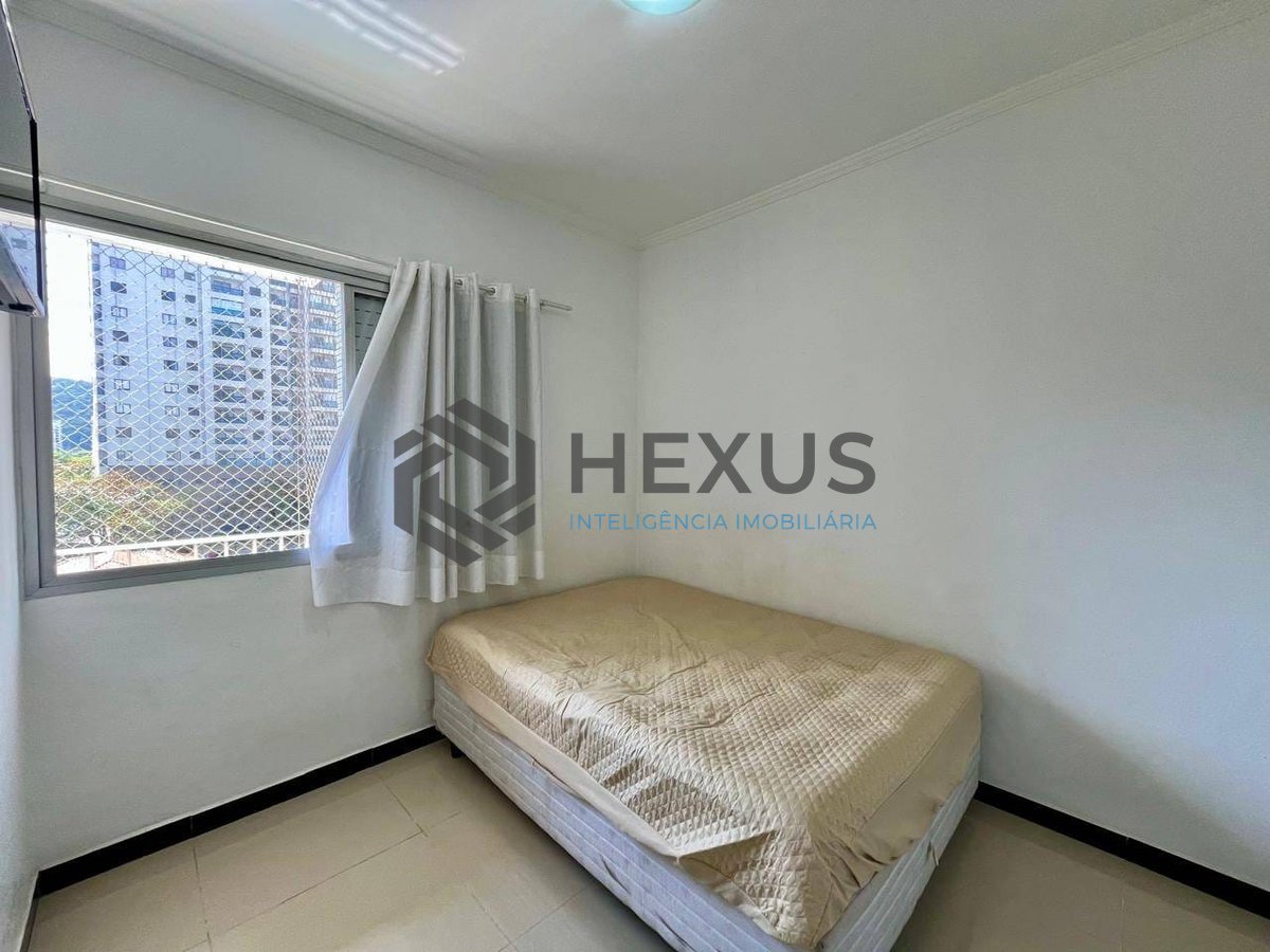 Foto 17 de Apartamento reformado com varanda e lazer na Praia das Pitangueiras, Guaruja