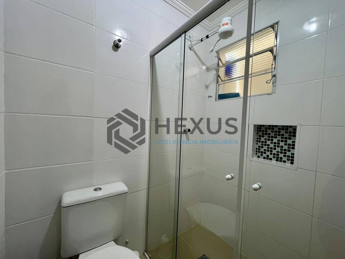 Foto 18 de Apartamento reformado com varanda e lazer na Praia das Pitangueiras, Guaruja