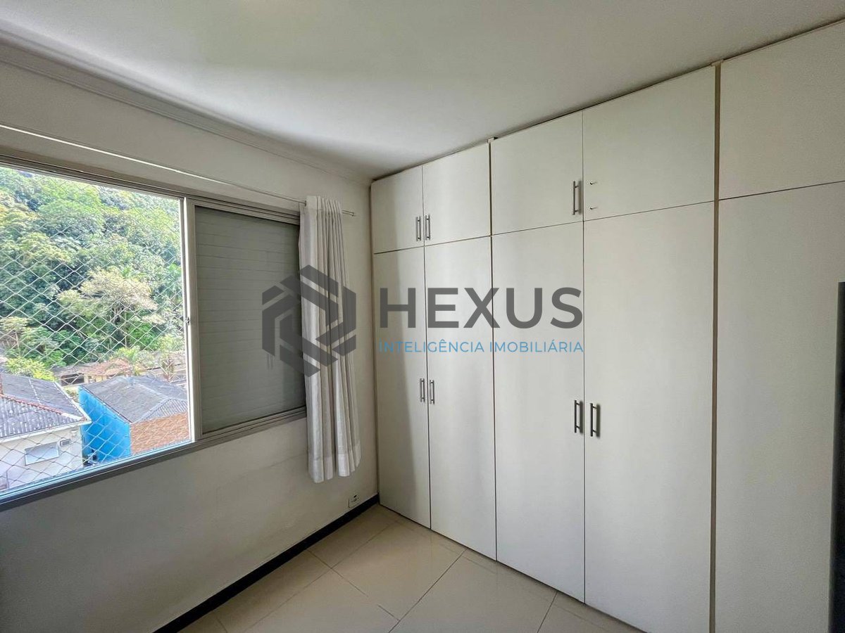 Foto 20 de Apartamento reformado com varanda e lazer na Praia das Pitangueiras, Guaruja