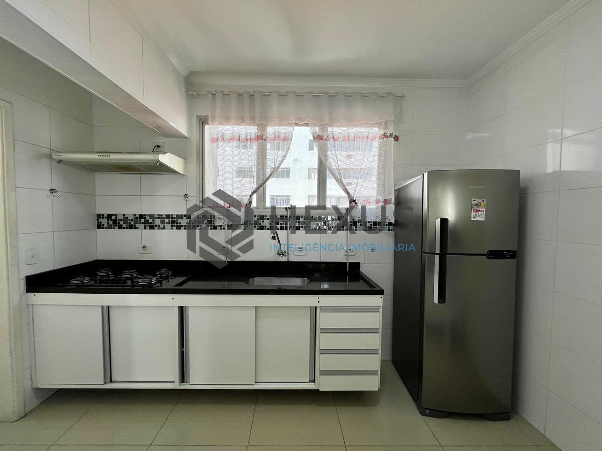 Foto 24 de Apartamento reformado com varanda e lazer na Praia das Pitangueiras, Guaruja