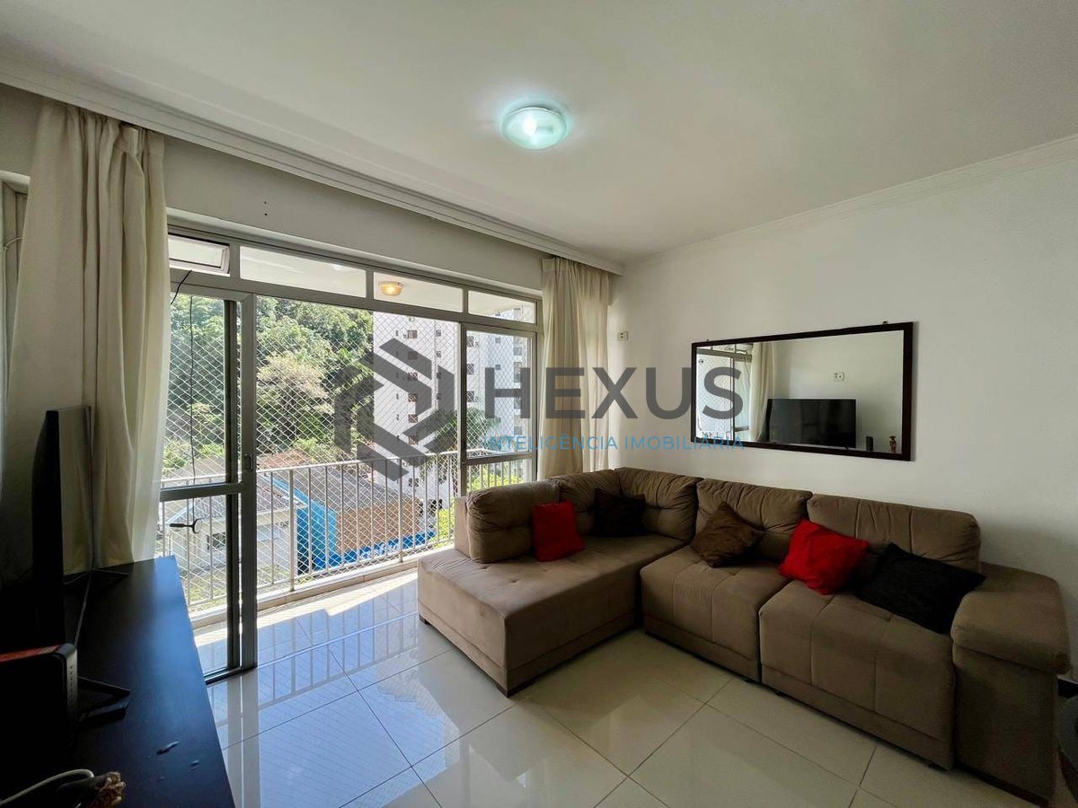 Foto 5 de Apartamento reformado com varanda e lazer na Praia das Pitangueiras, Guaruja