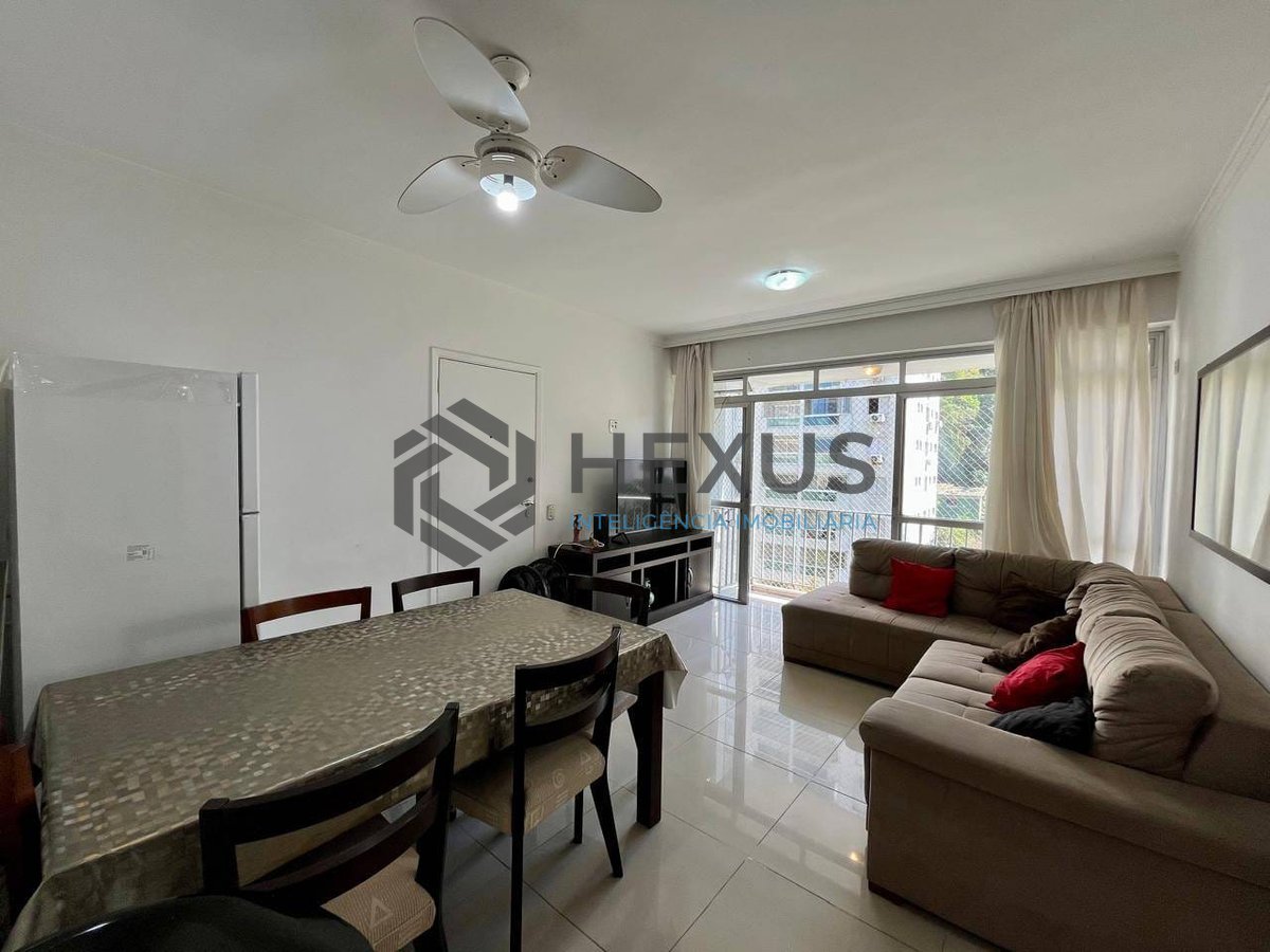 Foto 6 de Apartamento reformado com varanda e lazer na Praia das Pitangueiras, Guaruja
