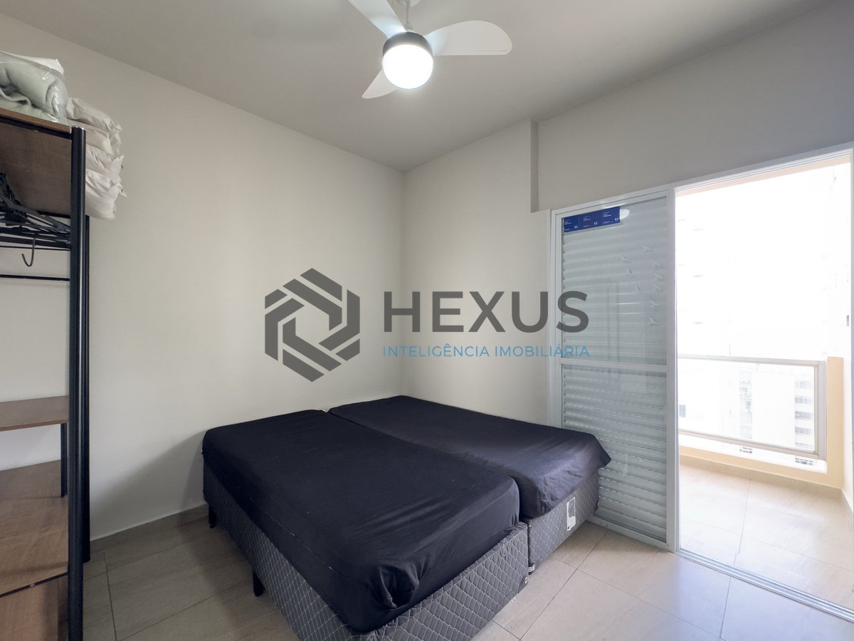 Foto 7 de Apartamento com varanda e vista mar a uma quadra da Praia das Pitangueiras, Guaruja