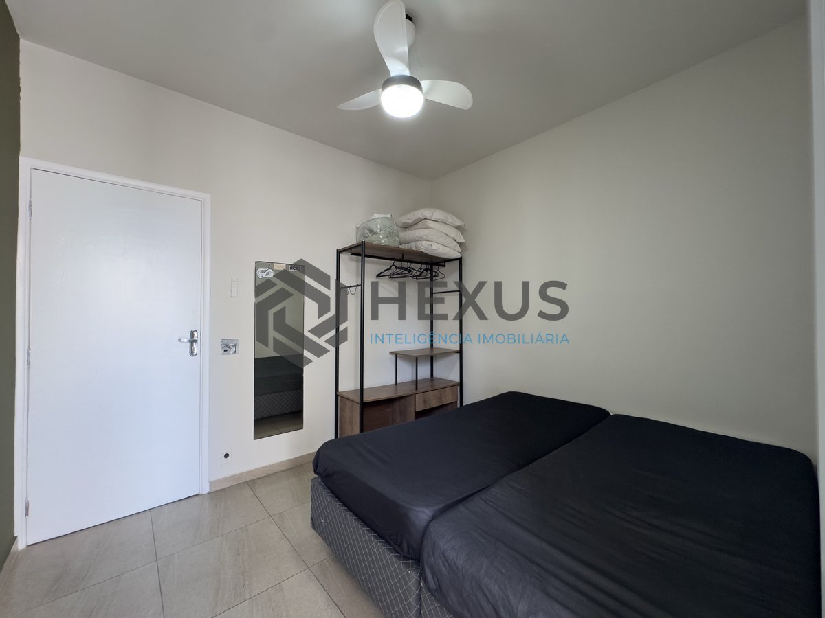 Foto 9 de Apartamento com varanda e vista mar a uma quadra da Praia das Pitangueiras, Guaruja