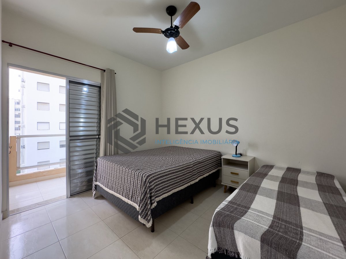 Foto 11 de Apartamento com varanda a uma quadra da Praia das Pitangueiras, Guaruja
