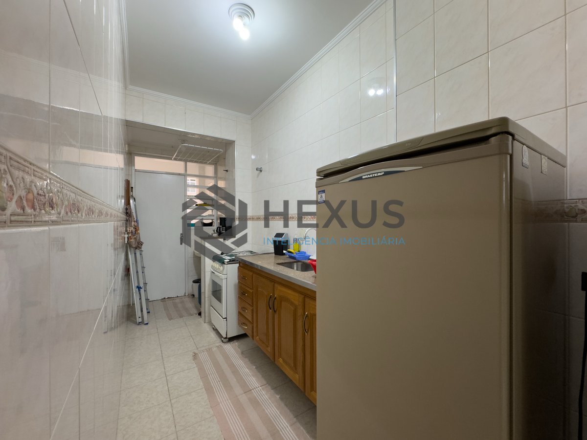 Foto 19 de Apartamento com varanda a uma quadra da Praia das Pitangueiras, Guaruja