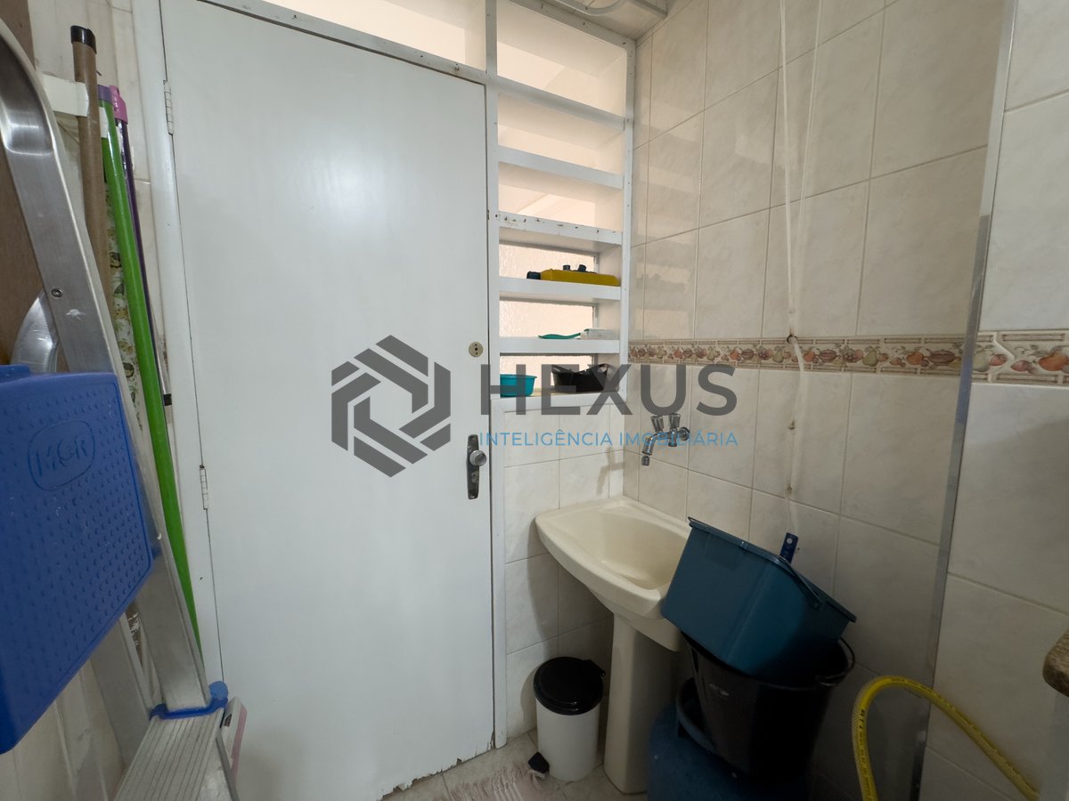 Foto 21 de Apartamento com varanda a uma quadra da Praia das Pitangueiras, Guaruja