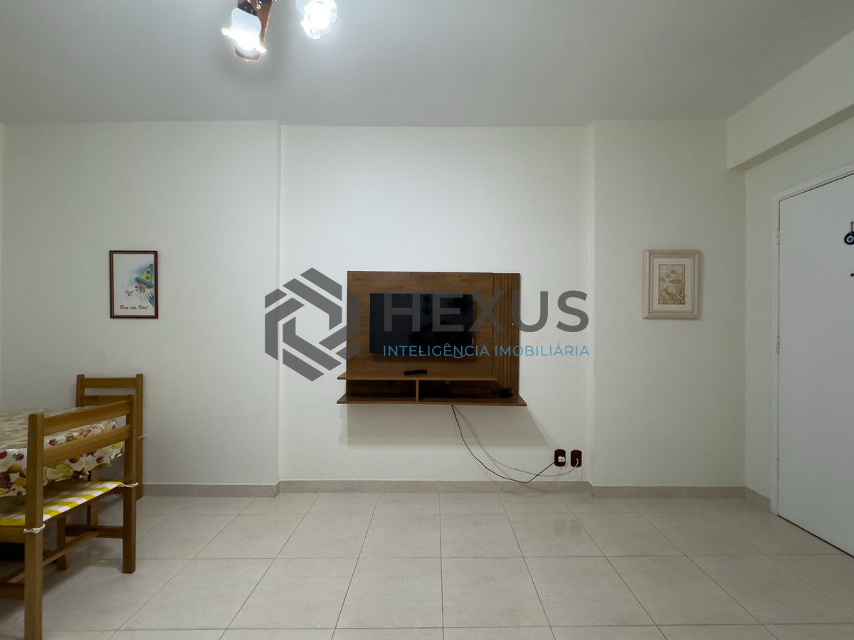 Foto 6 de Apartamento com varanda a uma quadra da Praia das Pitangueiras, Guaruja