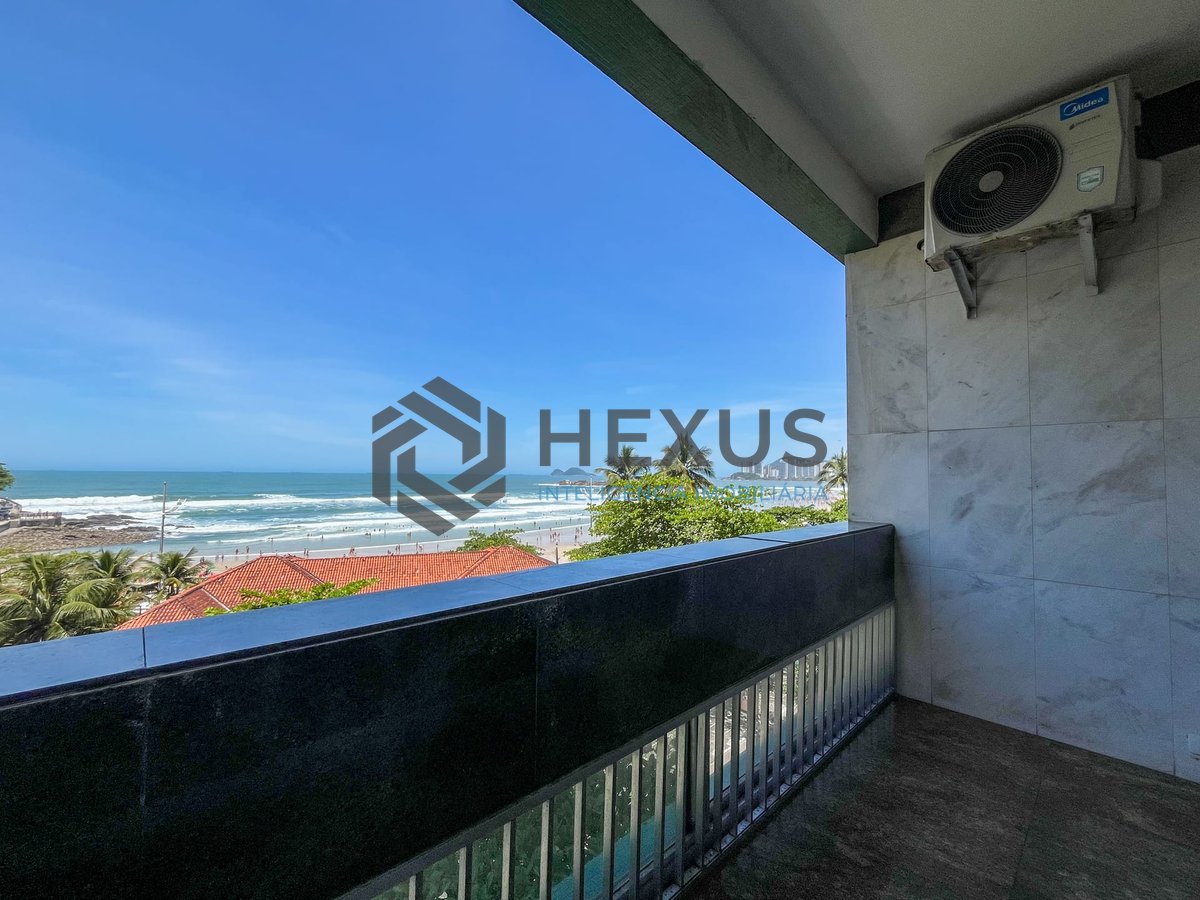 Foto 12 de Apartamento frente mar com varanda e vista mar na Praia das Pitangueiras, Guaruja