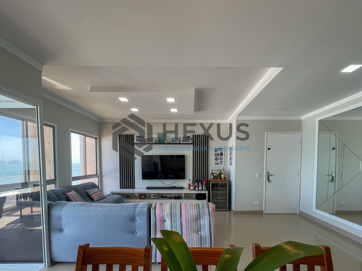 Foto 6 de Apartamento frente mar com varanda e vista mar na Praia das Pitangueiras, Guaruja