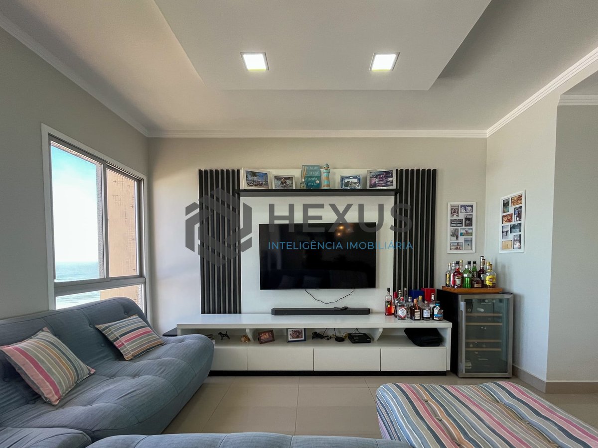 Foto 7 de Apartamento frente mar com varanda e vista mar na Praia das Pitangueiras, Guaruja