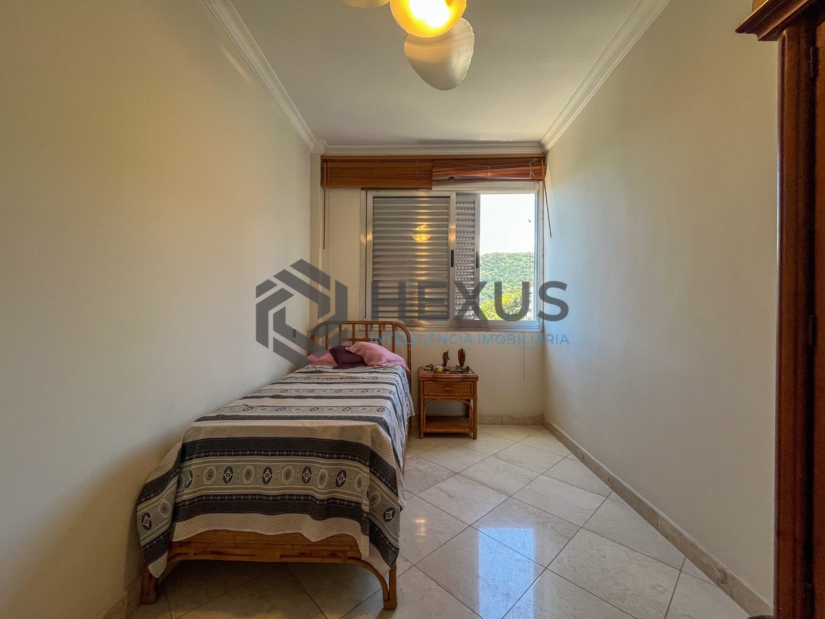 Foto 30 de Apartamento frente mar com varanda na Praia das Pitangueiras, Guaruja