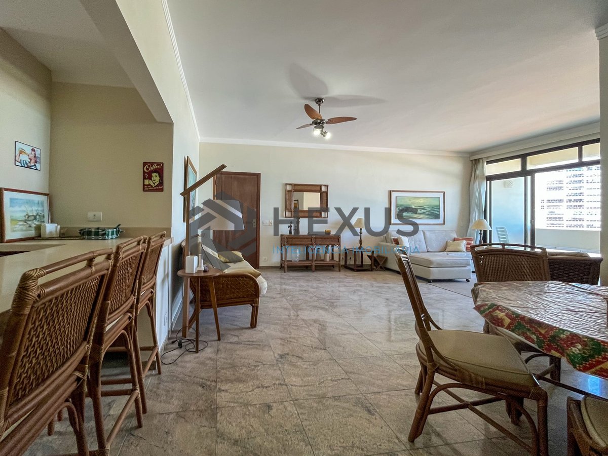 Foto 5 de Apartamento frente mar com varanda vista mar na Praia das Pitangueiras, Guaruja