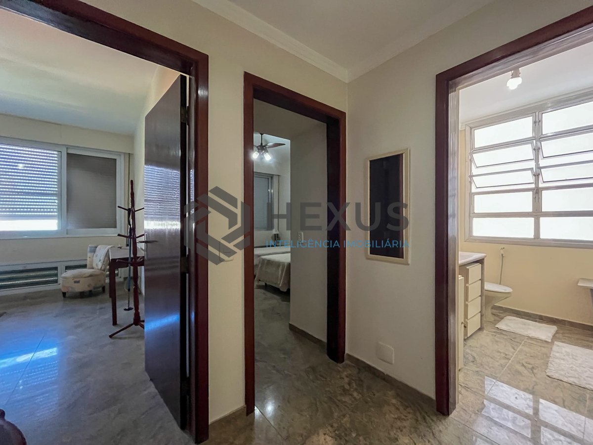 Foto 10 de Apartamento frente mar com varanda vista mar na Praia das Pitangueiras, Guaruja