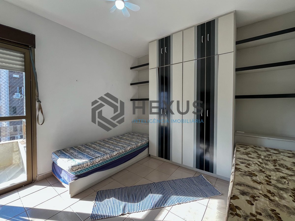 Foto 12 de Apartamento com varanda e vista mar na quadra mar da Praia das Pitangueiras, Guaruja
