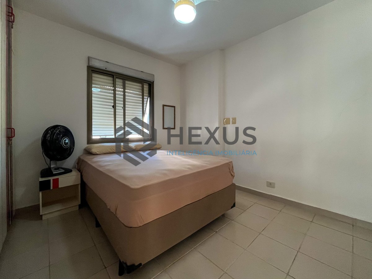 Foto 14 de Apartamento com varanda e vista mar na quadra mar da Praia das Pitangueiras, Guaruja