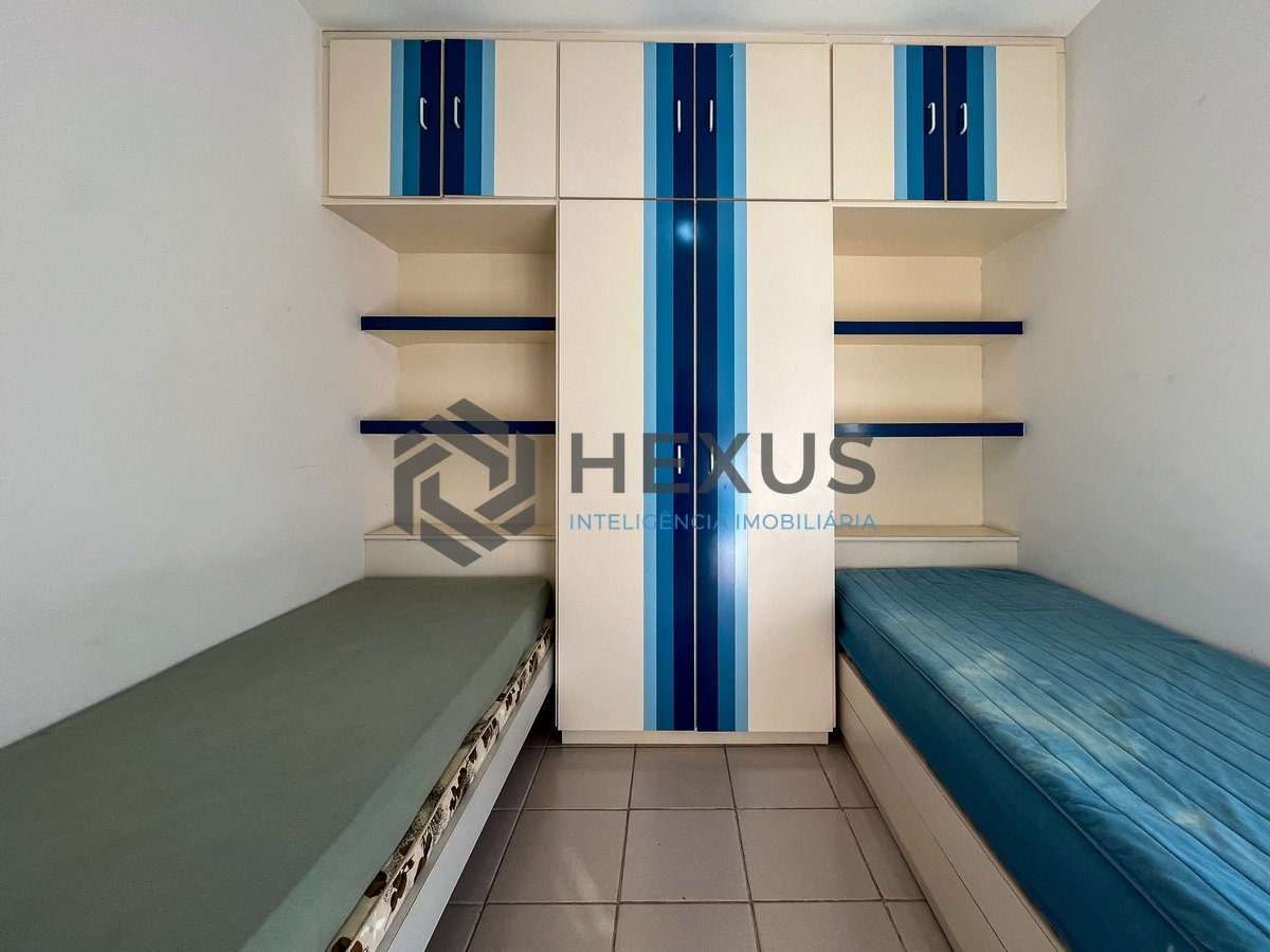 Foto 10 de Apartamento com varanda e vista mar na quadra mar da Praia das Pitangueiras, Guaruja