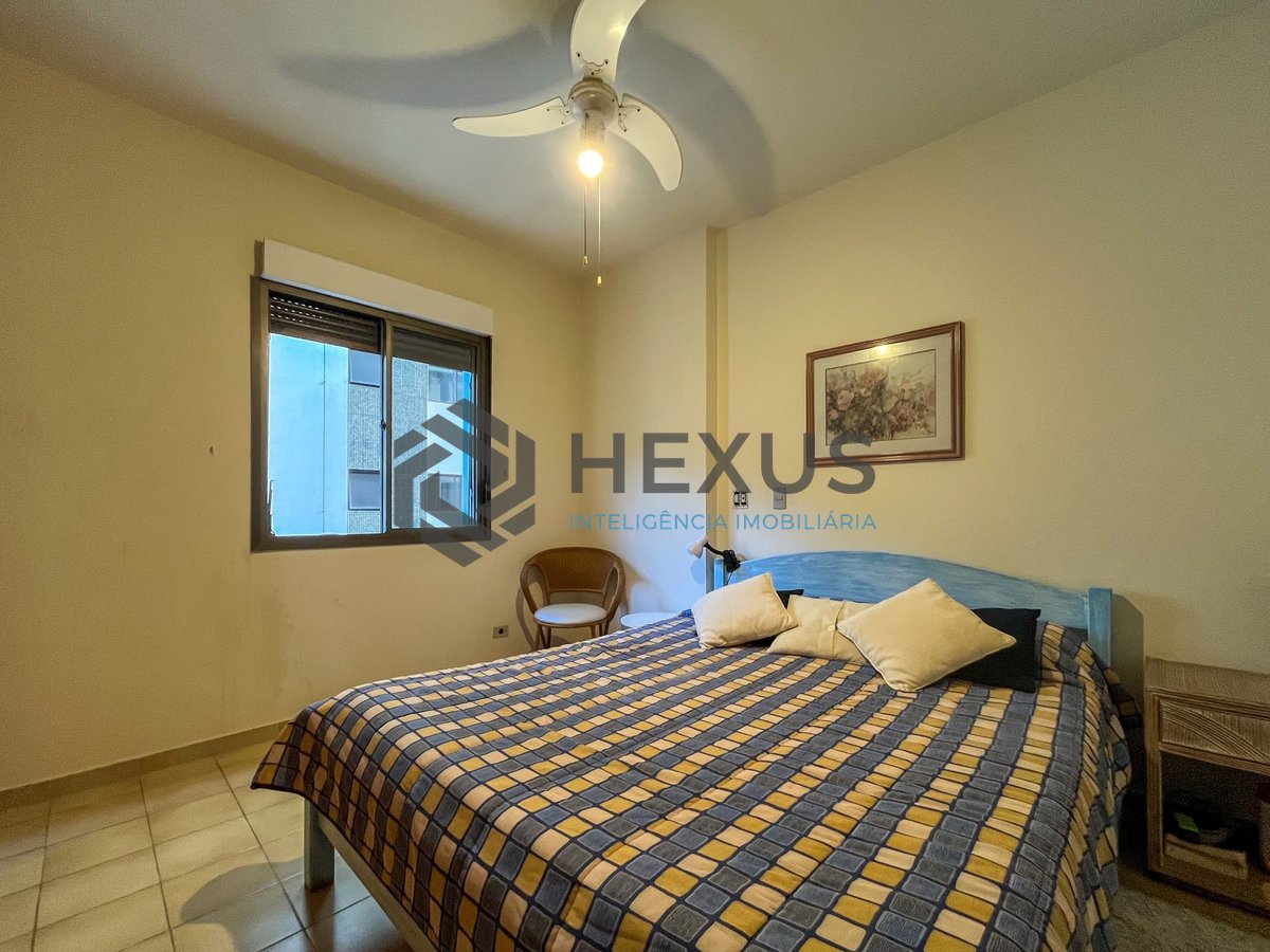 Foto 16 de Apartamento com varanda na quadra mar da Praia das Pitangueiras, Guaruja