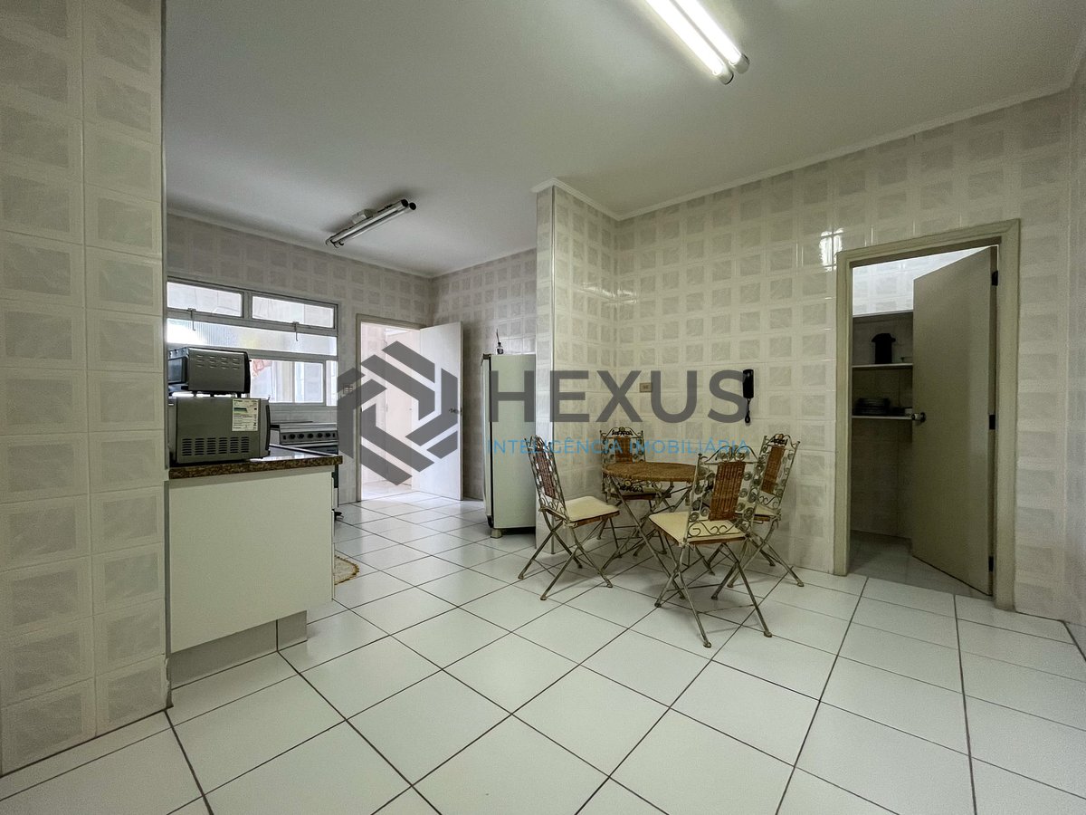 Foto 35 de Apartamento com varanda e vista mar na quadra-mar da Praia das Pitangueiras, Guaruja