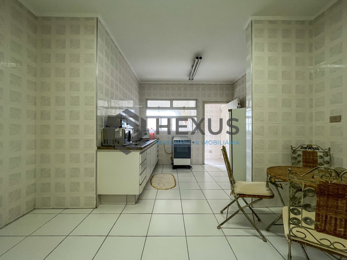 Foto 37 de Apartamento com varanda e vista mar na quadra-mar da Praia das Pitangueiras, Guaruja