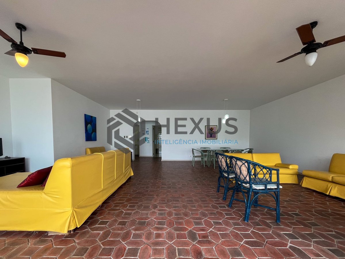 Foto 9 de Apartamento com varanda e vista mar na quadra-mar da Praia das Pitangueiras, Guaruja