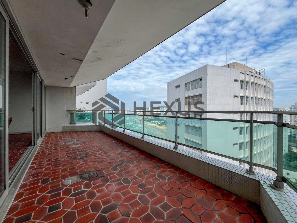 Foto 10 de Apartamento com varanda e vista mar na quadra-mar da Praia das Pitangueiras, Guaruja