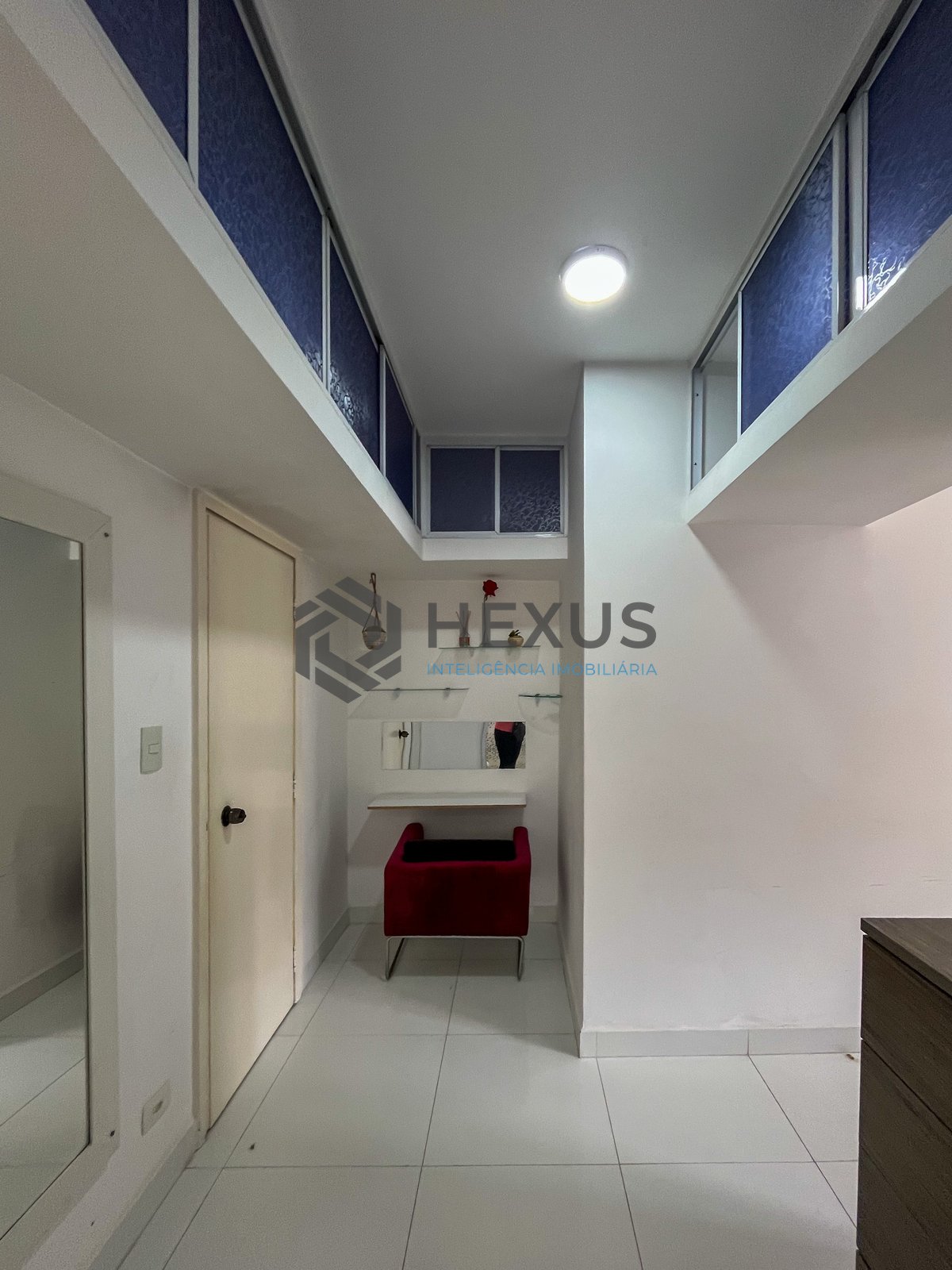 Foto 28 de Apartamento com varanda vista mar na beira mar da Praia das Pitangueiras, Guaruja