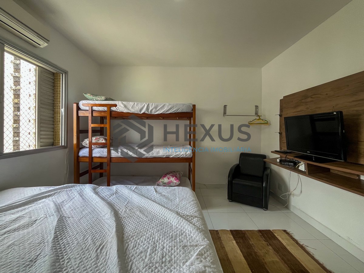Foto 30 de Apartamento com varanda vista mar na beira mar da Praia das Pitangueiras, Guaruja
