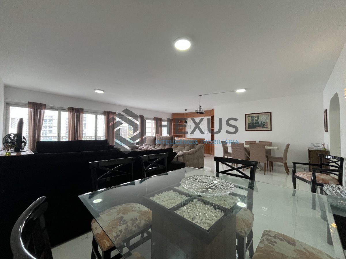 Foto 4 de Apartamento com varanda vista mar na beira mar da Praia das Pitangueiras, Guaruja