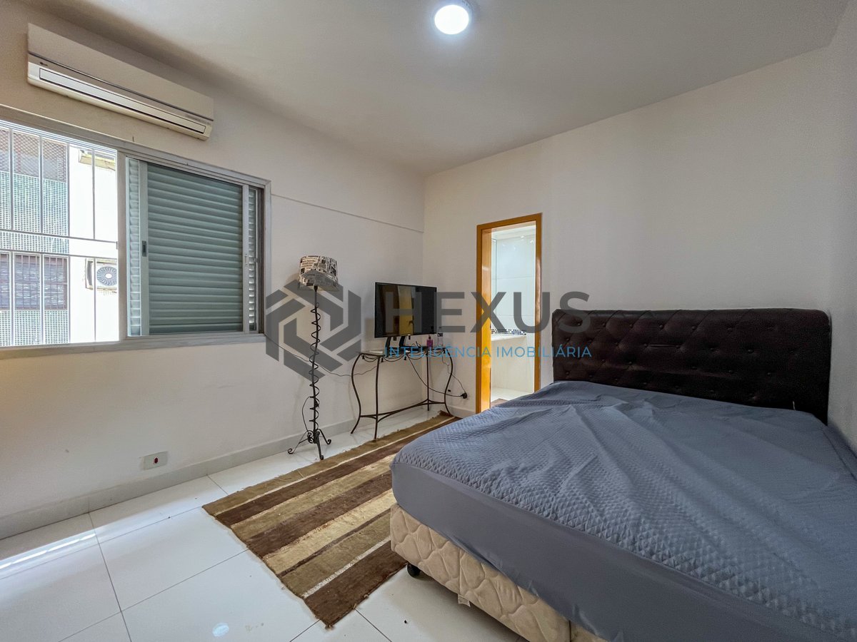 Foto 39 de Apartamento com varanda vista mar na beira mar da Praia das Pitangueiras, Guaruja