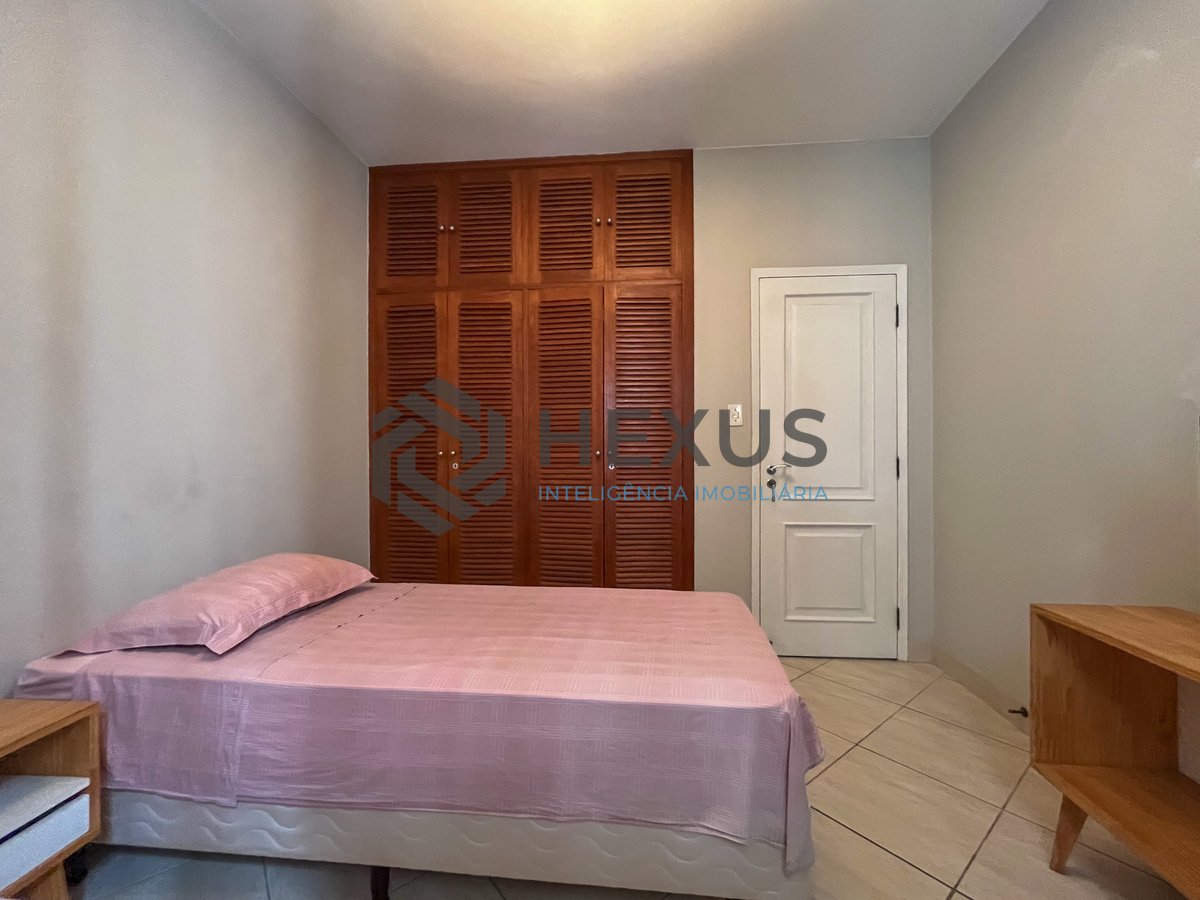 Foto 23 de Apartamento com varanda e vista mar na quadra-mar da Praia das Pitangueiras, Guaruja