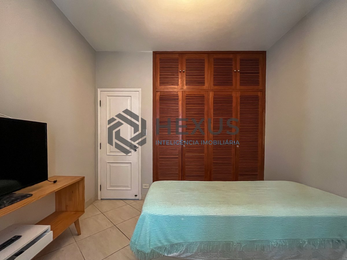 Foto 26 de Apartamento com varanda e vista mar na quadra-mar da Praia das Pitangueiras, Guaruja