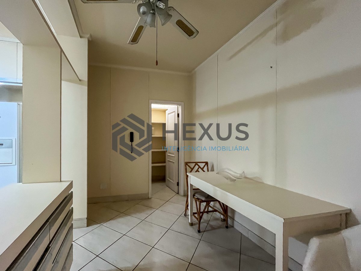 Foto 34 de Apartamento com varanda e vista mar na quadra-mar da Praia das Pitangueiras, Guaruja