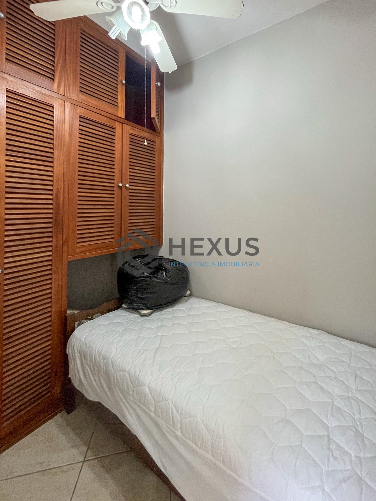 Foto 42 de Apartamento com varanda e vista mar na quadra-mar da Praia das Pitangueiras, Guaruja