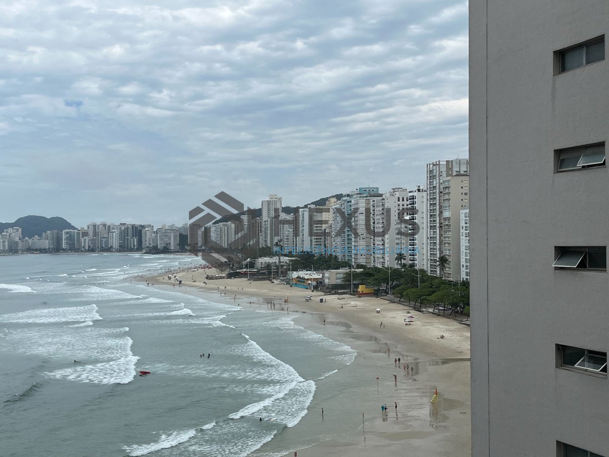 Foto 10 de Apartamento com varanda e vista mar na quadra-mar da Praia das Pitangueiras, Guaruja