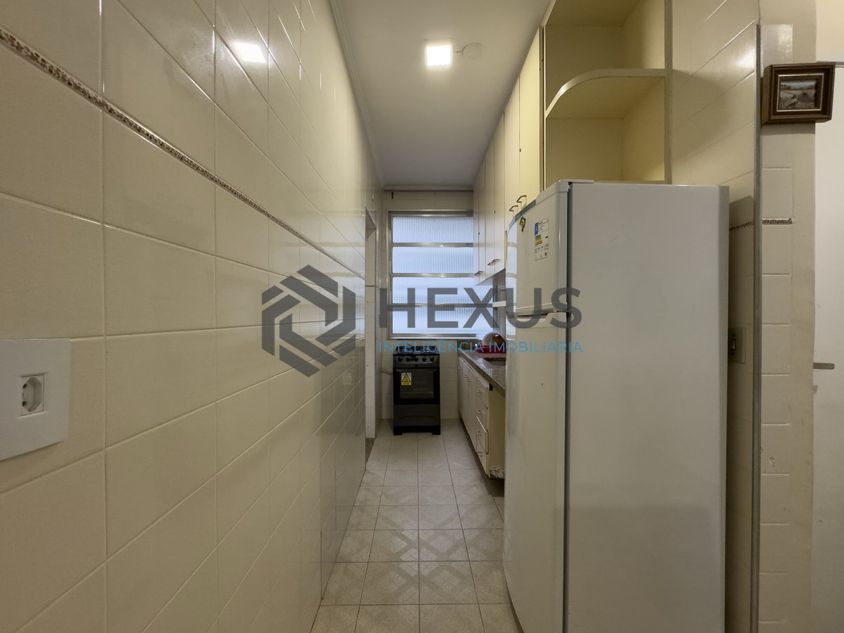 Foto 20 de Apartamento com varanda vista mar na beira mar da Praia das Pitangueiras, Guarujá