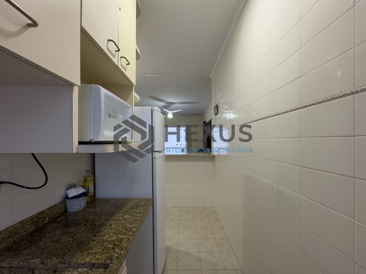 Foto 22 de Apartamento com varanda vista mar na beira mar da Praia das Pitangueiras, Guarujá