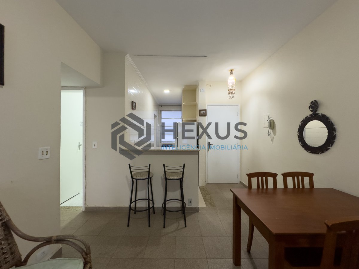 Foto 8 de Apartamento com varanda vista mar na beira mar da Praia das Pitangueiras, Guarujá