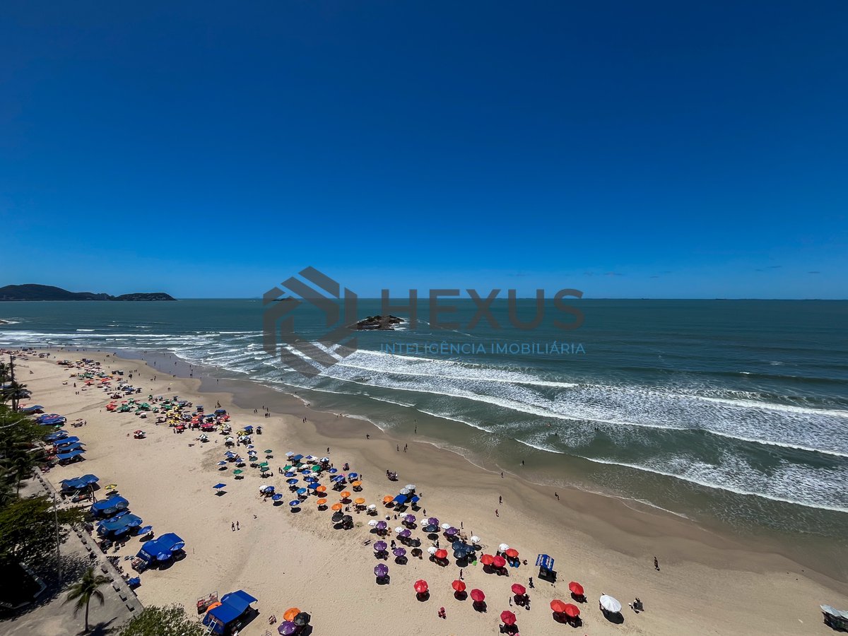Foto 11 de Apartamento frente mar com varanda na Praia das Pitangueiras, Guaruja