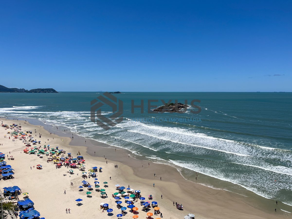 Foto 13 de Apartamento frente mar com varanda na Praia das Pitangueiras, Guaruja