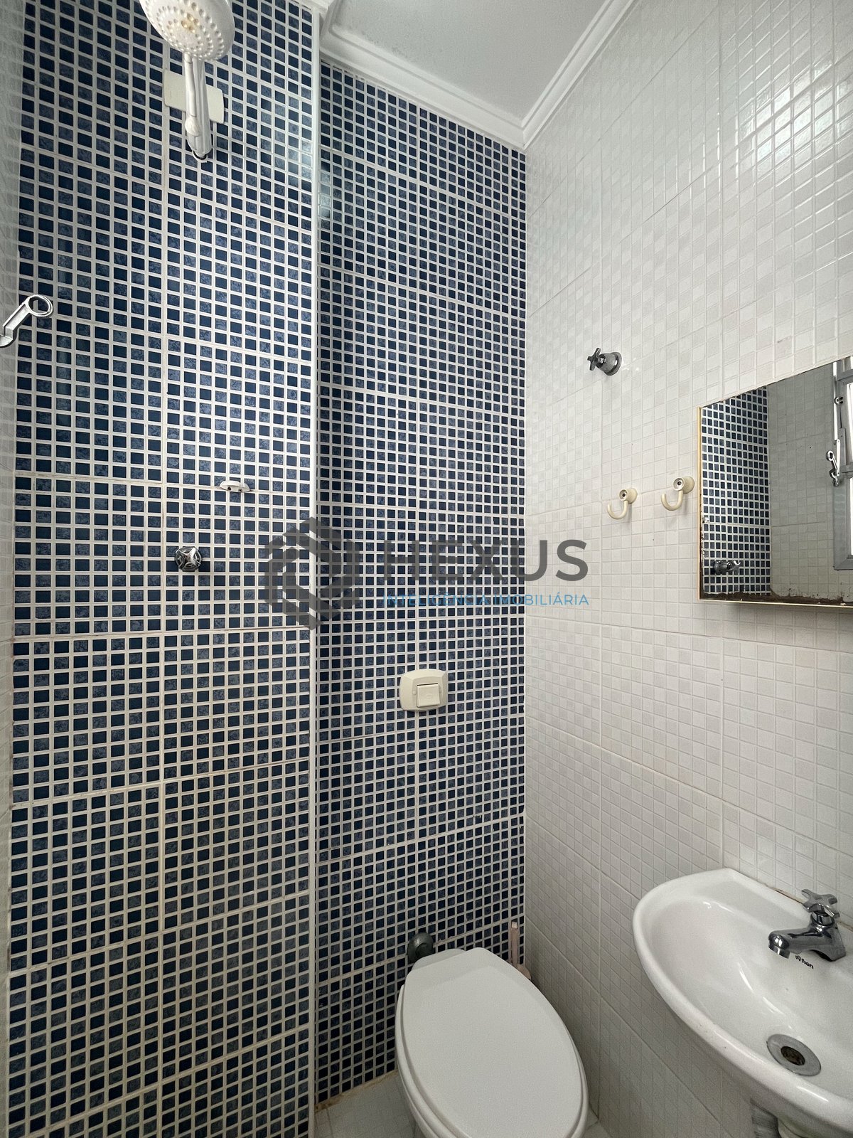 Foto 33 de Apartamento frente mar com varanda na Praia das Pitangueiras, Guaruja