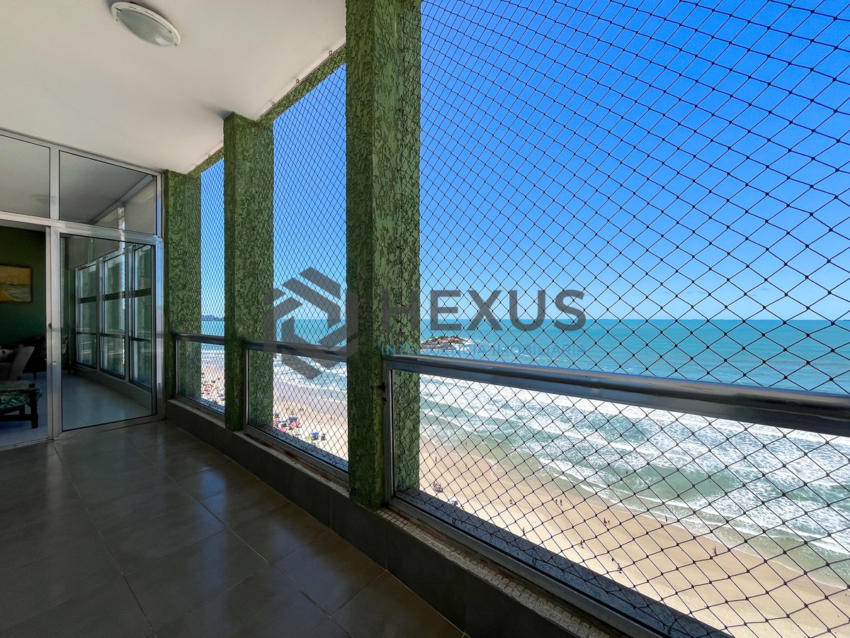 Foto 9 de Apartamento frente mar com varanda na Praia das Pitangueiras, Guaruja