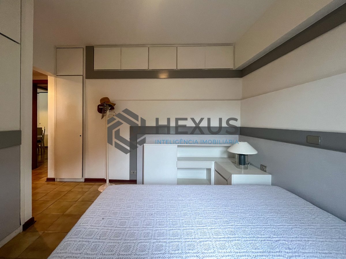 Foto 16 de Apartamento com varanda e lazer na quadra mar da Praia das Pitangueiras, Guaruja