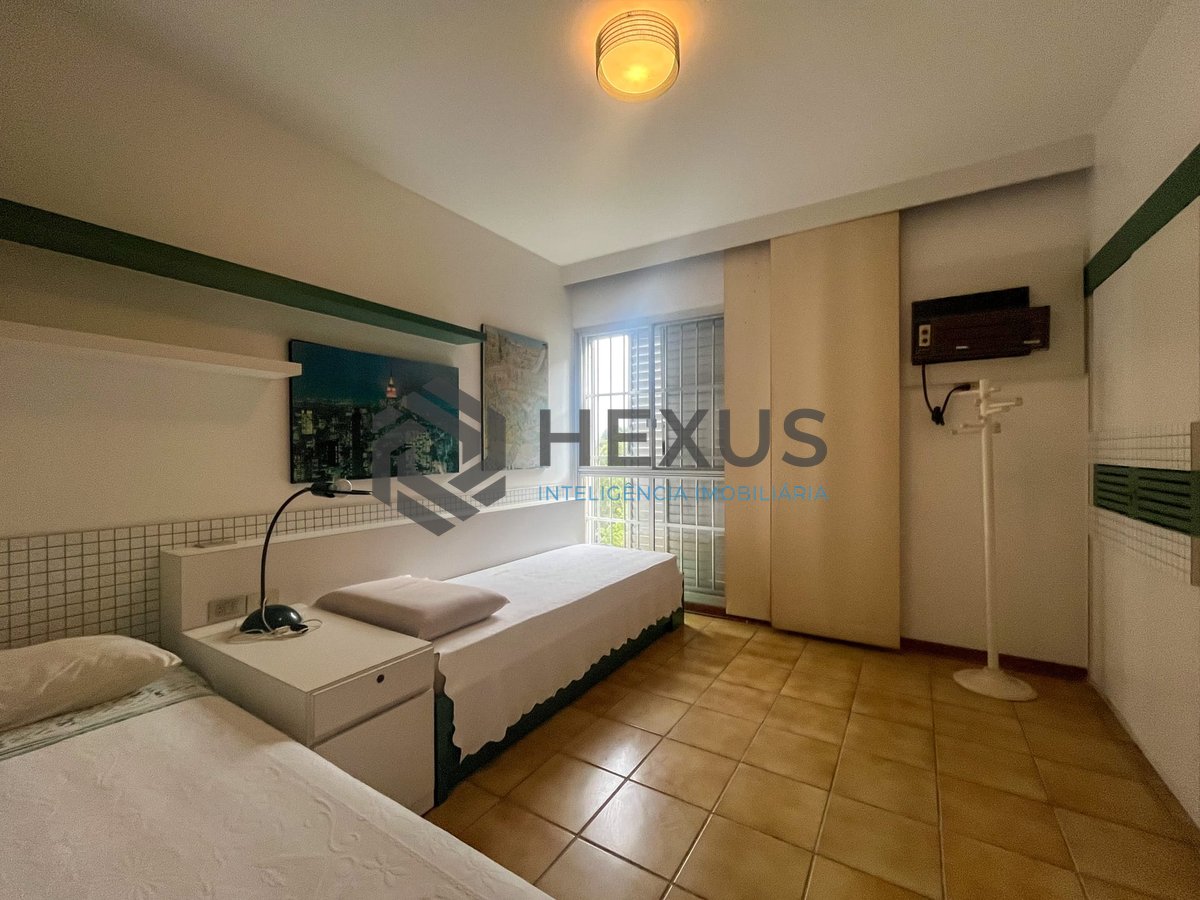 Foto 18 de Apartamento com varanda e lazer na quadra mar da Praia das Pitangueiras, Guaruja