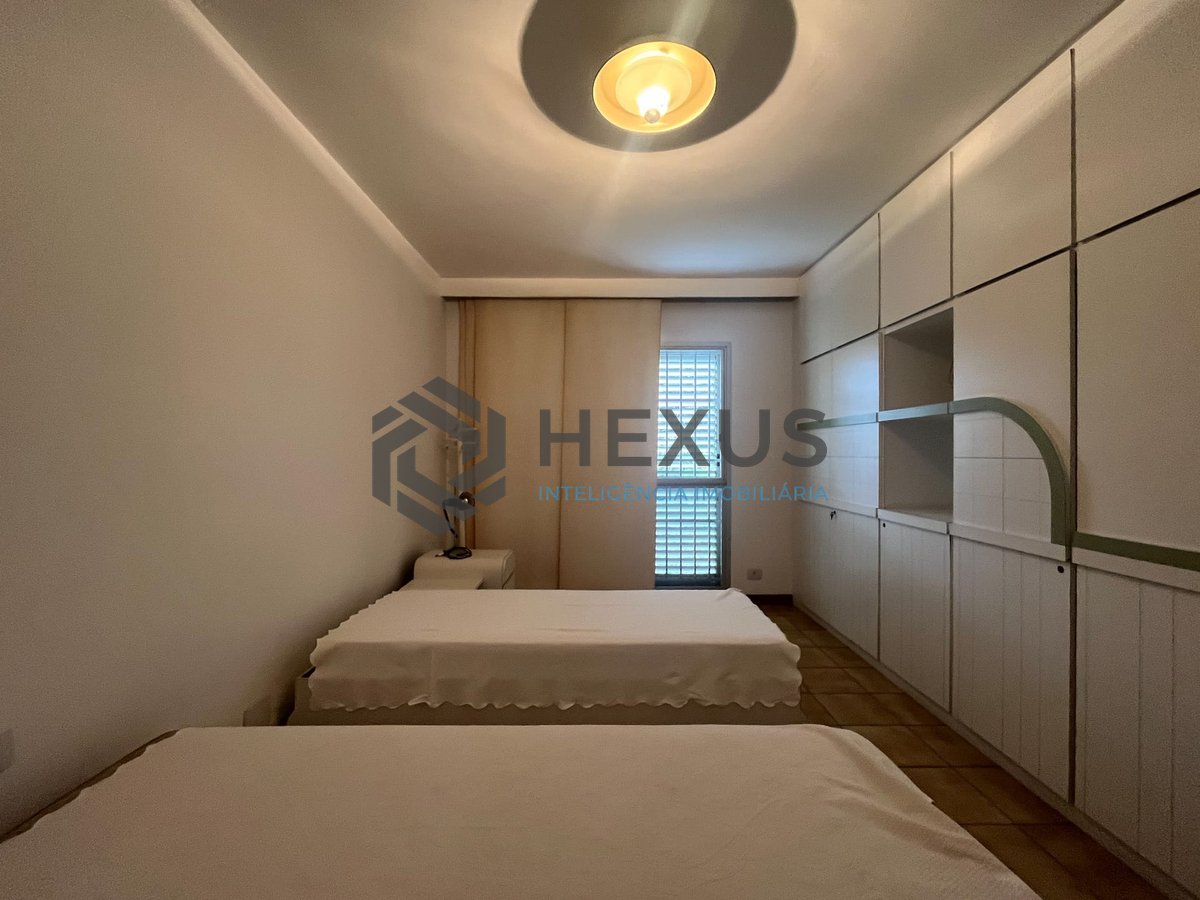 Foto 22 de Apartamento com varanda e lazer na quadra mar da Praia das Pitangueiras, Guaruja
