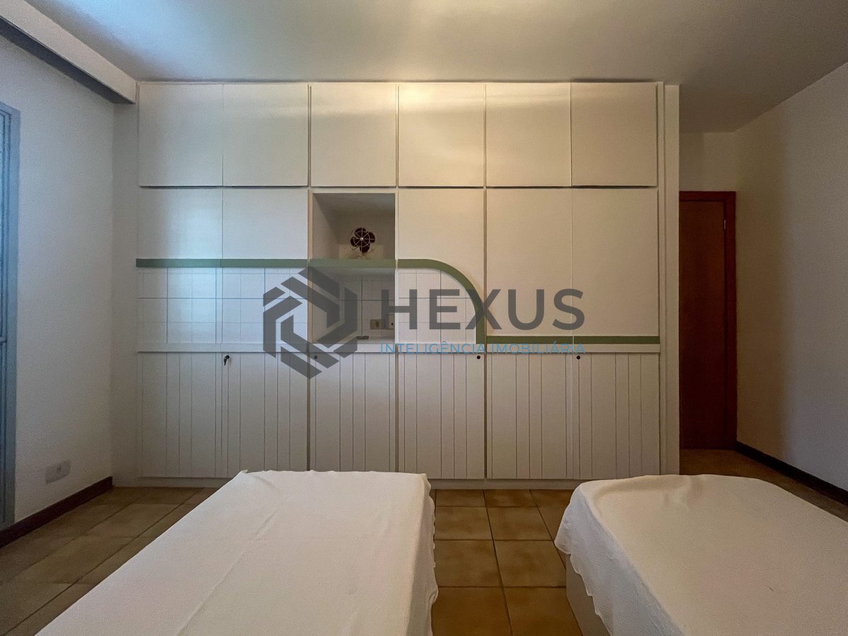 Foto 23 de Apartamento com varanda e lazer na quadra mar da Praia das Pitangueiras, Guaruja