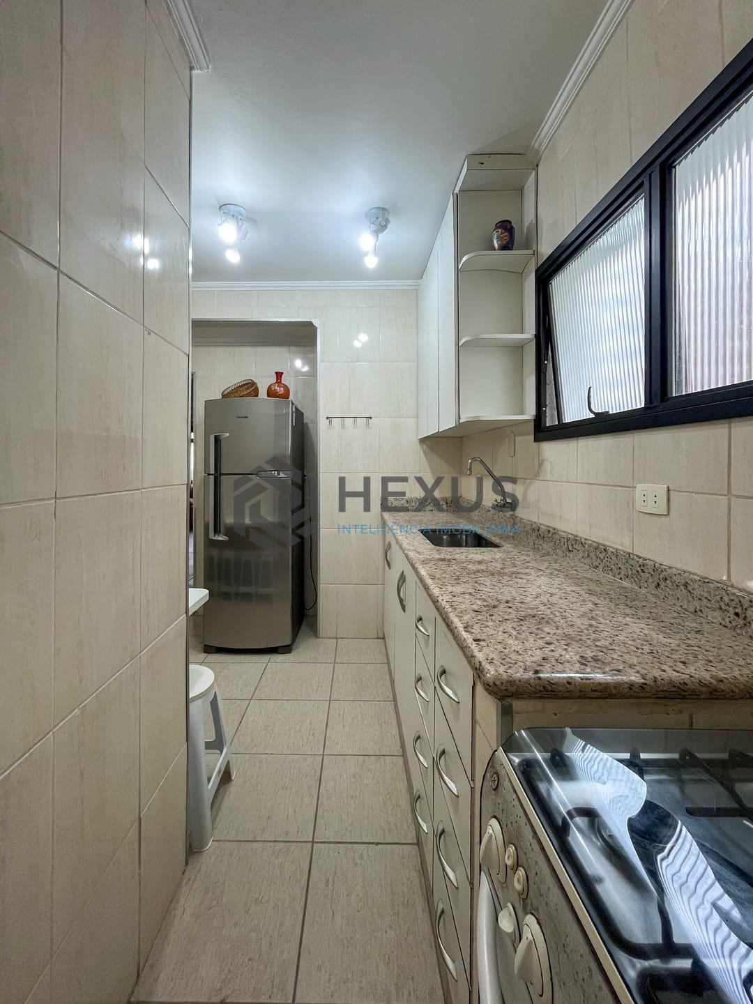 Foto 13 de Apartamento reformado a uma quadra da Praia das Pitangueiras, Guaruja